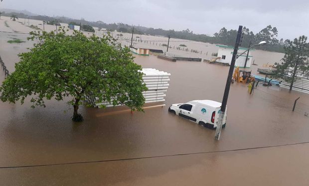 Chuvas vêm castigando Santa Catarina desde o início de dezembro. (fotos - Governo do Estado)