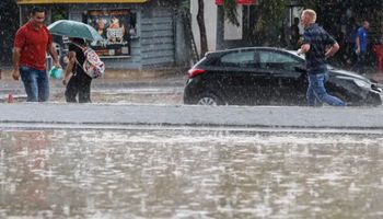 Fim de semana terá chuvas intensas pelo país; Defesa Civil de SP e MG reforça alertas