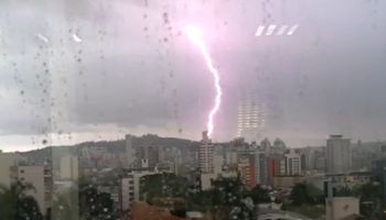 Ciclone deixa rastro de destruição e quatro vítimas fatais