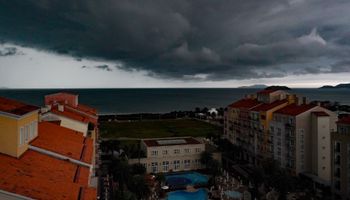 Ciclone extratropical ameaça Sul e Sudeste com ventos de até 115 km/h