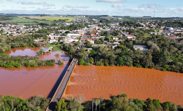 Para se ter ideia, a enchente no Vale do Rio Taquari chegou à marca de 29m45cm acima do nível normal. (foto - redes sociais)