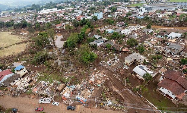 Desde a última segunda-feira (dia 4), chuvas e inundações causadas pelo ciclone matou pessoas, inundou cidades, derrubou pontes e deixou vários estragos