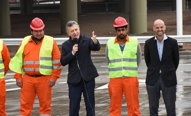 "Queremos simplificarle la vida al que quiere emprender, conectarnos, que sea más fácil exportar", expresó el mandatario.