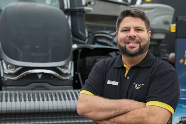 Claudio Esteves, diretor comercial da Valtra, destaca automação e inteligência artificial no futuro do maquinário agrícola