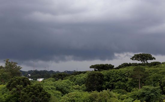 Volumes elevados de chuva atingem três regiões, enquanto temperaturas podem chegar a 40 °C em áreas do Centro-Oeste