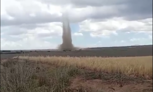 Captan un espectacular fenómeno climático en un campo de San Luis: la explicación oficial