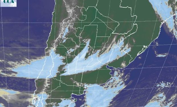 En el recorte de imagen satelital se aprecia como la perturbación que avanza desde el oeste se ha logrado filtrar entre dos zonas más estables.