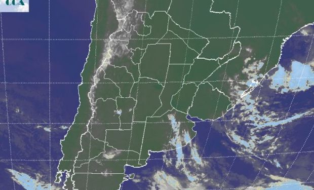 La foto satelital presenta un escenario acorte a la presencia de un eje de altas presiones en la atmósfera media.