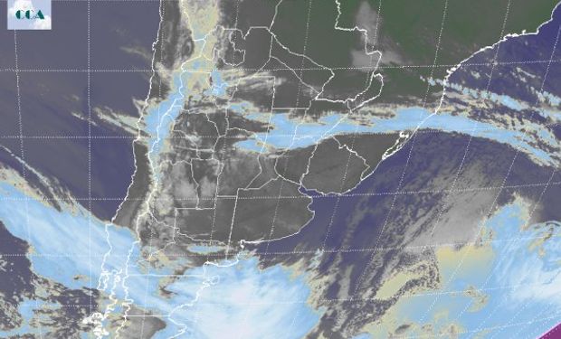 En el recorte de la Imagen Satelital puede apreciarse la ubicación de un sistema de alta presión sobre las provincias del centro.