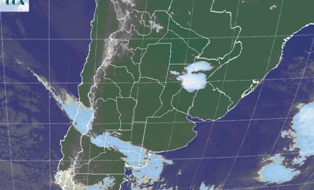 La foto satelital destaca las tormentas que cubren el sudoeste correntino y que marginalmente se extienden a las vecindades de corrientes y el norte entrerriano.