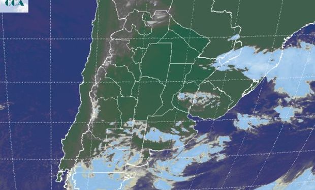 Las coberturas nubosas que muestra la imagen satelital, responden al tránsito de un sistema de baja presión por el norte de la Patagonia.