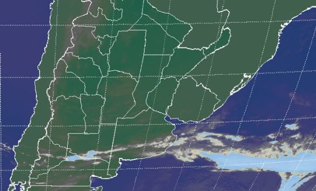 La imagen satelital presenta una franja de nubosidad escasamente desarrollada sobre el sur de la provincia de Buenos Aires.