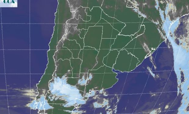 En la foto satelital, se aprecia un vasto sector donde los cielos despejados o con alguna cobertura parcial, son los dominantes.