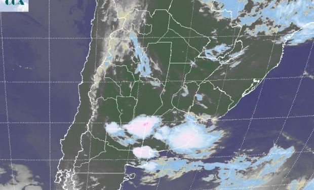 La foto satelital evidencia las tres zonas donde el mal tiempo mantiene la posibilidad de que las tormentas se mantengan y se reflejen en lluvias en las próximas horas.