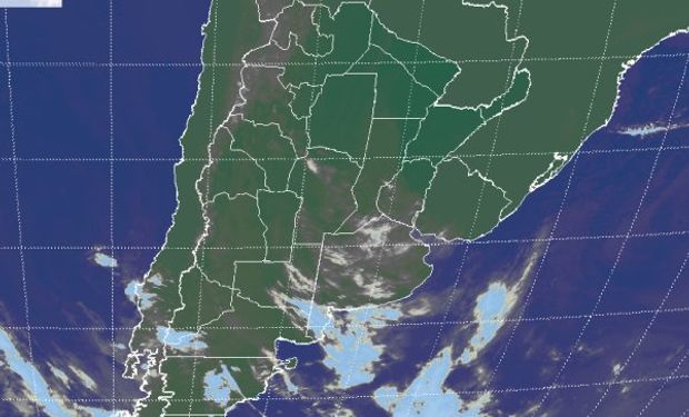 La foto satelital muestra el despliegue de nubes bajas en el gran parte de la región pampeana.