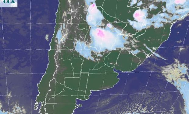 La foto satelital muestra la posición de la nubosidad casi llegando a las 8 hs de hoy.