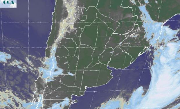 La foto satelital no evidencia ninguna nubosidad con desarrollo de importancia, esto justifica que el pronóstico no prevea lluvias para el día de hoy.