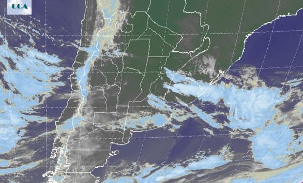 En el recorte de la Imagen Satelital puede observarse el predominio de cielos mayormente despejados.