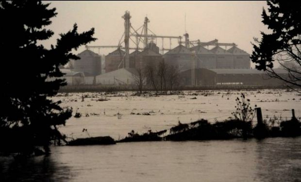 El riesgo de nuevas inundaciones, como las que sufrió la provincia de Buenos Aires en el invierno, sigue latente.