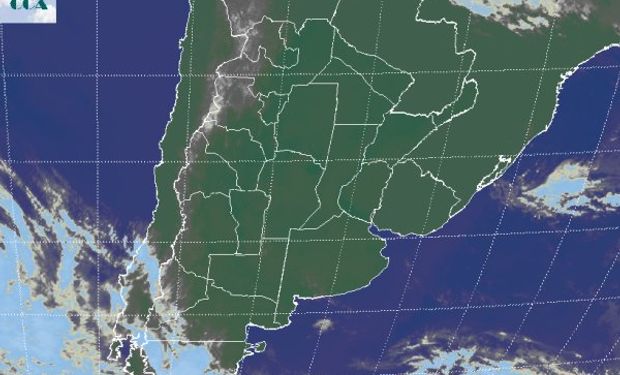 En la foto satelital se aprecia la continuidad de lo que se observaba en la jornada de ayer, con un vasto predominio de cielos despejados.