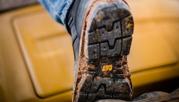 De las máquinas a los pies: cómo la ingeniería pesada CAT se aplica en el diseño del calzado