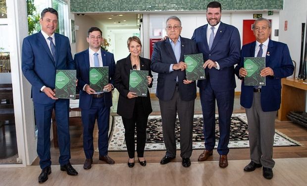 Presidente da CNA em encontro com senadores e deputados da FPA. (foto - CNA/Senar)