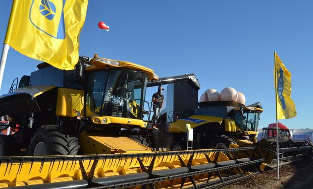 New Holland mostró cosechadoras de la linea CR durante Expoagro 2014