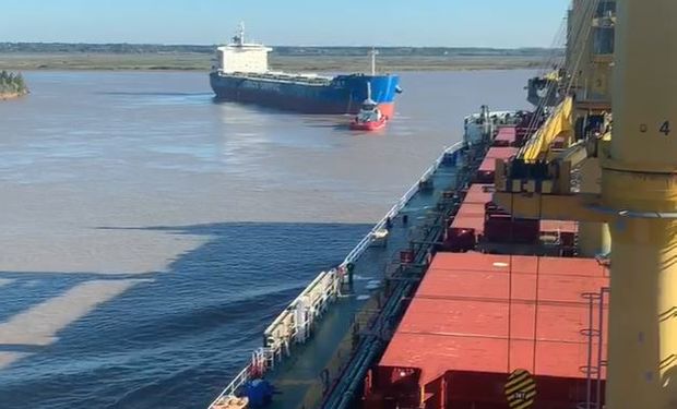 Lograron liberar al buque que había encallado dos veces por la crítica altura del Paraná
