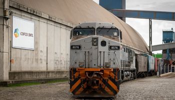 Multinacional chinesa compra R$ 1,2 bilhão em vagões e locomotivas para operar em Santos