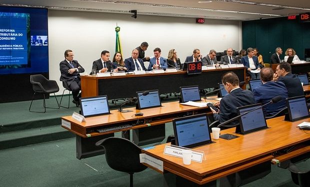 Entidades e representantes do agro em audiência pública no Senado. (foto - CNA)