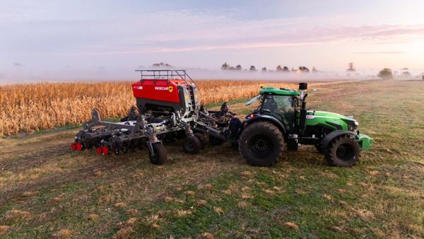 combo tractor mas sembradora