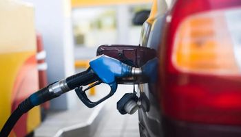 Combustibles: el Gobierno busca frenar la inflación y posterga el impuesto para julio
