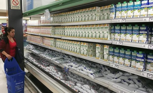 Costos, impuesto y comercio: ¿Cuánto hay de cada uno en el precio del sachet de leche?