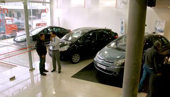 El alza de impuestos afectará en 2014 a casi el 70% de los autos que se venden en el país