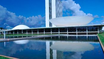 Concurso da Câmara paga até R$ 30,8 mil e aceita diploma em qualquer área