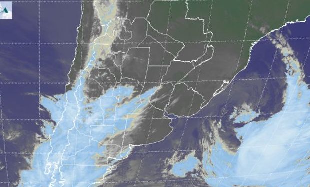 Puede observarse ya internado sobre el atlántico y en proceso de oclusión, el sistema de baja presión responsable de las condiciones de mal tiempo.