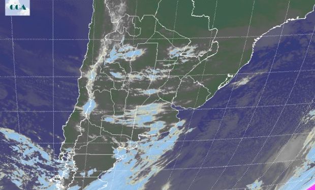 En el recorte de la Imagen Satelital se observa la perturbación que ayer comentábamos sobre el sur pampeano.