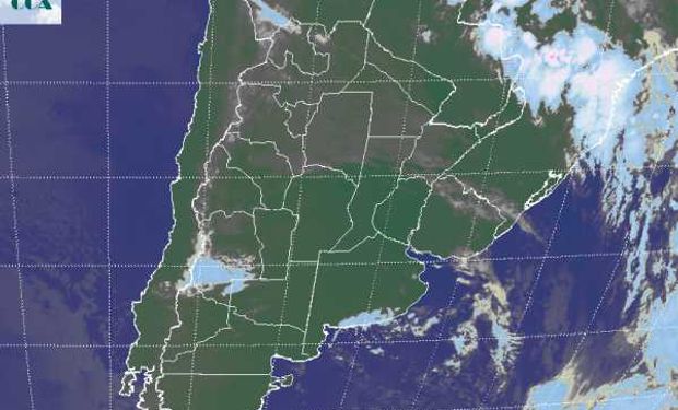 La foto satelital evidencia el vasto despliegue de cielos despejados en gran parte de la región pampeana.