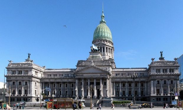 Emergencia láctea: presentan un proyecto de ley en Diputados