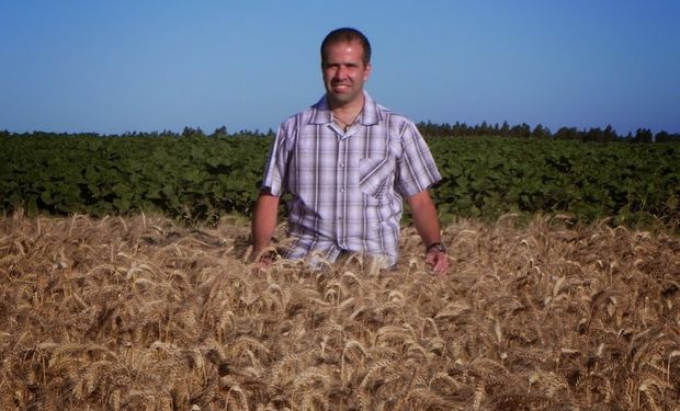 Siembra directa, manejo por ambientes, dosis variables, fertilización y riego son algunas de las tecnologías que Eduardo Barrios aplica.