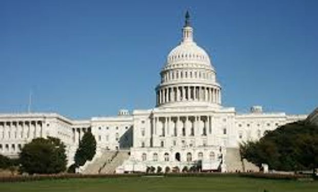 Congreso de EEUU trabaja con urgencia para poner fin a disputa fiscal