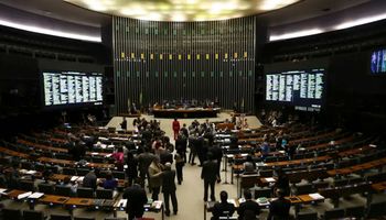 Falta de acordo político adia sessão do Congresso sobre vetos de Lula
