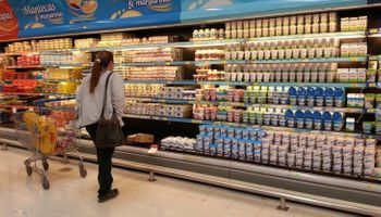 Durante 2016 los argentinos consumieron cuatro litros de leche menos que en 2015