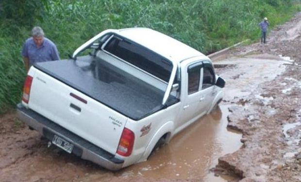 Productores hacen un camionetazo para reclamar por el estado de las rutas