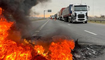 Transportistas suspenden los cortes por la muerte del camionero