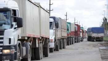 Santa Fe realizará un acceso exclusivo de camiones al puerto de Timbúes para mejorar la logística durante la campaña gruesa