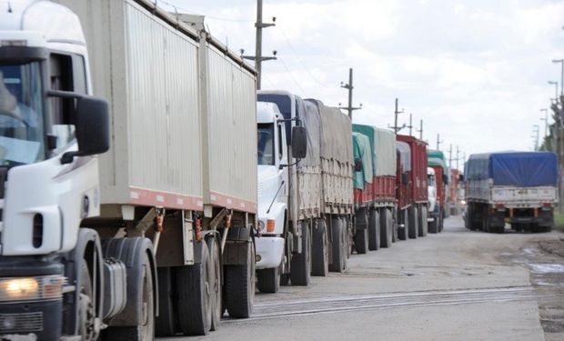 Santa Fe realizará un acceso exclusivo de camiones al puerto de Timbúes para mejorar la logística durante la campaña gruesa