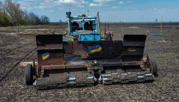 Cosechadora de minas: el invento de un productor ucraniano para volver a sembrar en medio de la guerra