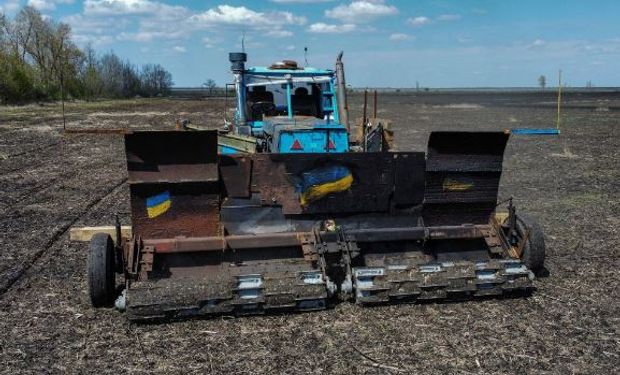 Cosechadora de minas: el invento de un productor ucraniano para volver a sembrar en medio de la guerra