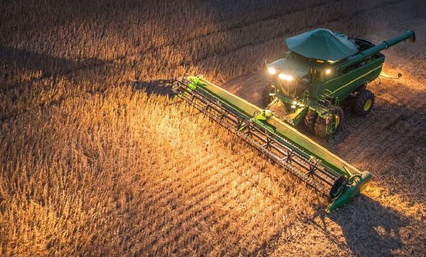Las ventas de cosechadoras se recuperaron un 51 % y los fabricantes esperan un repunte ante el contexto económico